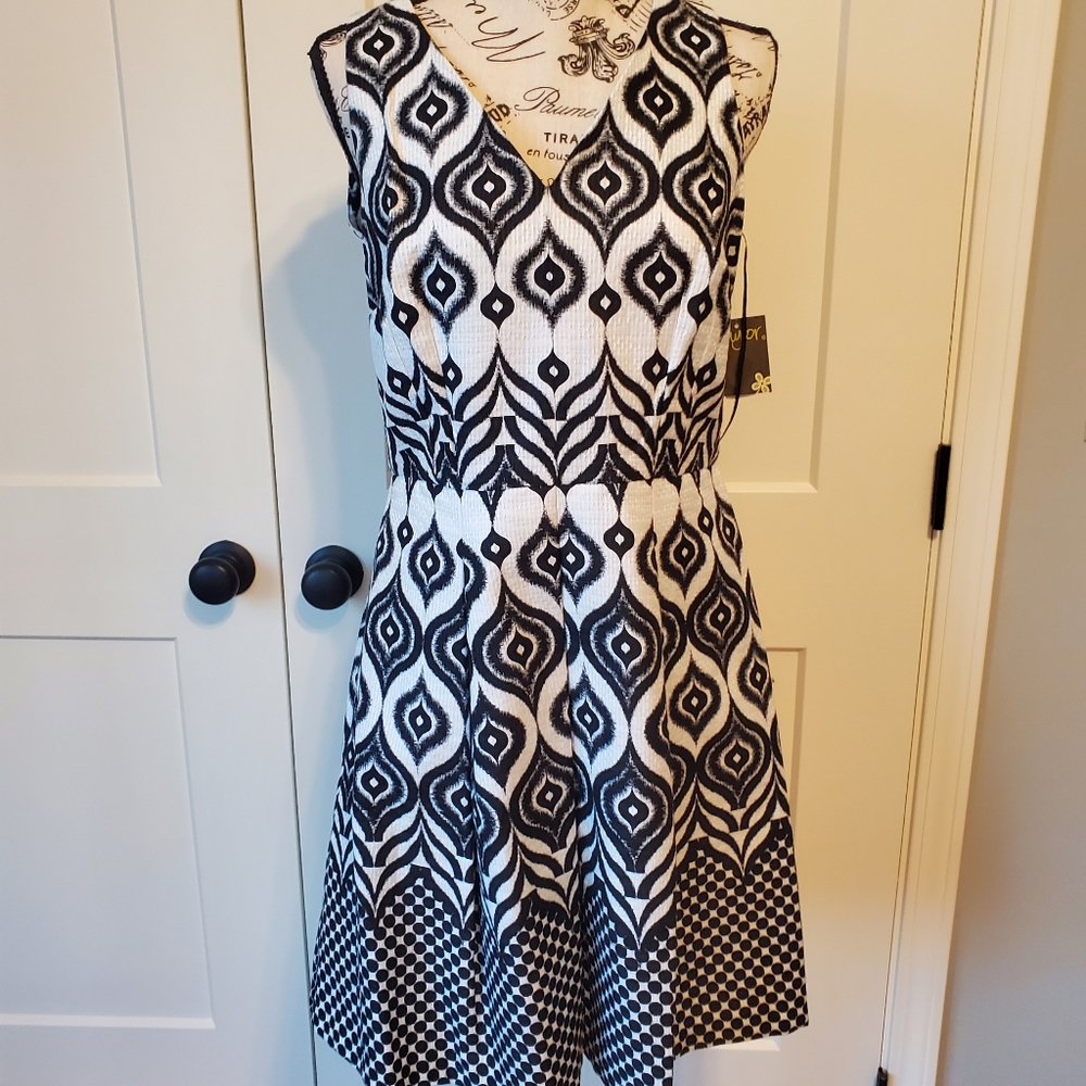 Stunning Just Taylor Dress-NWT - Picture 1 of 8